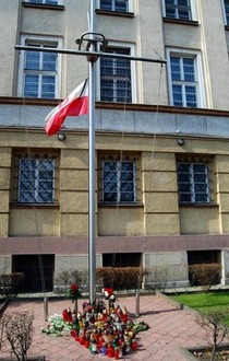 Gdynianie oddają hołd ofiarom katastrofy, fot.: Dorota Nelke