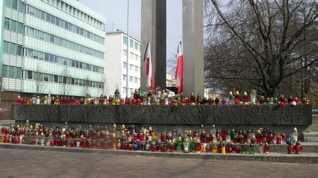 Gdynianie oddają hołd ofiarom katastrofy - pomnik Ofiar Grudnia 70, fot.: Dorota Nelke