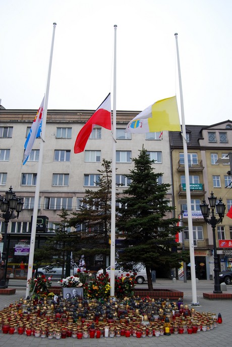 Gdynia w żałobie - przed kościołem Najświętszej Marii Panny, fot.: Dorota Nelke