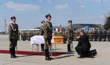 Ciało prezydenta Ryszarda Kaczorowskiego wróciło do Polski