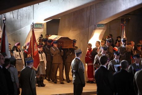 Ceremonia pogrzebowa ostatniego Prezydenta RP na Uchodźstwie Ryszarda Kaczorowskiego w Świątyni Opatrzności Bożej, fot.: Krzysztof Białoskórski, źródło: serwis bpr.sejm.gov.pl