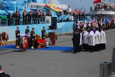 Ceremonia pożegnalna admirała floty Andrzeja Karwety; fot. Marynarka Wojenna