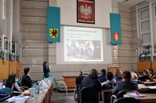 Konferencja w Urzędzie Miasta Gdyni poświęcona kynoterapii / fot. Dorota Nelke