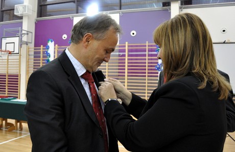 Prezydent Gdyni Wojciech Szczurek został odznaczony Złotą Odznaką Sekcji Krajowej Oświaty i Wychowania NSZZ Solidarność / fot. Dorota Nelke