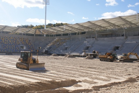 Stadion piłkarski w trakcie prac budowlanych / fot. Paulina Filipowicz