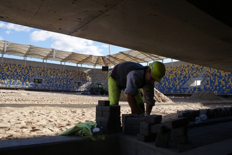 Stadion piłkarski w trakcie prac budowlanych / fot. Paulina Filipowicz