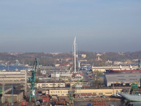 Największy w Europie żuraw, zakupiony przez spółkę Viatron, utworzoną przez gdyńskie firmy