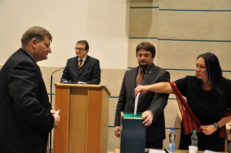 Głosują Jarosław Kłodziński i Mirosław Król / fot. Dorota Nelke