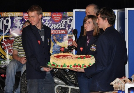 Licytacja w Teatrze Miejskim w Gdyni podczas 19. Finału Wielkiej Orkiestry Świątecznej Pomocy / fot. Dorota Nelke