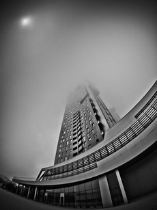 Konkurs Gdynia tradycyjnie nowoczesna - wyróżniony Sławomir Chaciński za zdjęcie „Gigant we mgle