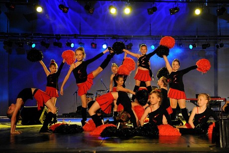 Gala 12. edycji konkursu Gdynia bez barier - cheerleaderki z Klubu Świat Tańca / fot. Małgorzata Mnich