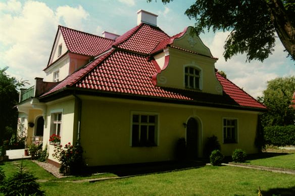 Willa Sadyba z 1923 r., ul. Sieroszewskiego 8, wpis z dn. 01.08.1983r., nr 1030 (d. nr 883)
