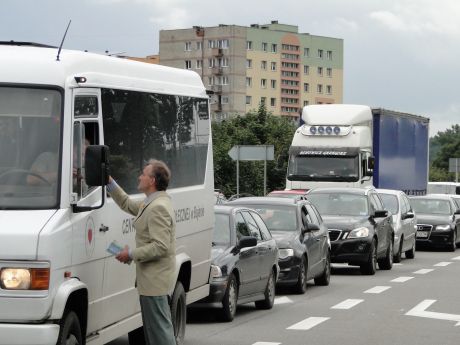 Prezydent Gdyni rozdaje kierowcom pocztówki