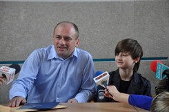 Tata zawodnika Marcin Grudziński i Marcel Grudziński, fot. Dorota Nelke