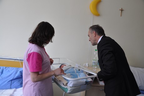 Prezydent z wizytą u dzieci urodzonych 10 lutego / fot. Dorota Nelke