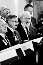 Drugą nagrodę przyznano Pawłowi Matuszewskiemu za trzy zdjęcia z cyklu „80-lecie Chóru Męskiego DZWON KASZUBSKI”.