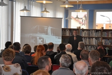 Spotkanie historyczne „Automobile i automobiliści przedwojennej Gdyni" w Miejskiej Bibliotece Publicznej, Filia nr 1 / fot. Michał Kowalski