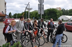 od lewej radni: Beata Szadziul, Kamil Góral, Andrzej Denis, Maja Wagner, Łukasz Cichowski, Zygmunt Zmuda Trzebiatowski / fot. Michał Kowalski