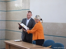 Wiceprezydent Gdyni Michał Guć przyjmuje certyfikat przyznania Złotego Godła Najwyższej Jakości Quality International 2012 / fot. Michał Kowalski