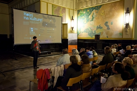 KOLEJ NA KULTURĘ w Gdyni