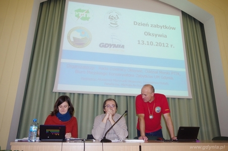 Dzień zabytków Oksywia, od lewej: Anna Perz, Robert Chrzanowski, Jarosław Kaczmarczyk, fot. Tomasz Tarała