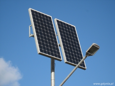 Latarnia solarna na gdyńskim placu zabaw- materiały prasowe Urzędu Miasta Gdyni