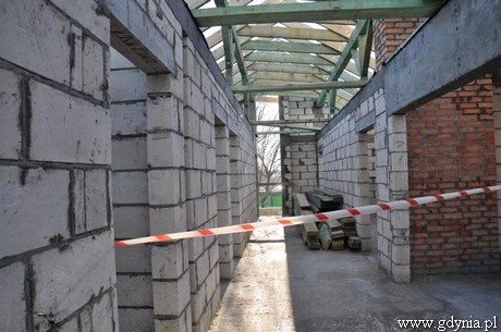 Uroczystość zawieszenia wiechy na budynku stacjonarnego hospicjum dla dzieci w Gdyni / fot. Dorota Nelke