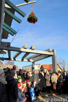 Uroczystość zawieszenia wiechy na budynku stacjonarnego hospicjum dla dzieci w Gdyni / fot. Dorota Nelke