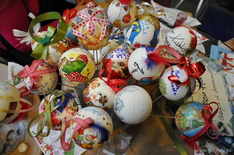Bombki przeznacozne na aukcje, fot. Dorota Nelke
