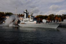 wsp&oacute;łczesny okręt rakietowy ORP "Piorun"