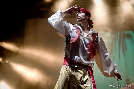 Przygody Sinbada - spektakl Gdyńskiego Akrobatycznego Teatru Tańca „MIRA - ART / fot. www.studiolinnenn.pl