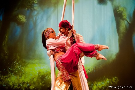 Przygody Sinbada - spektakl Gdyńskiego Akrobatycznego Teatru Tańca „MIRA - ART / fot. www.studiolinnenn.pl