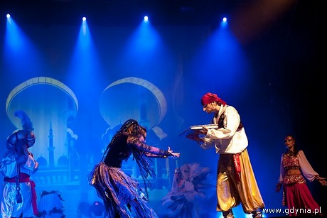 Przygody Sinbada - spektakl Gdyńskiego Akrobatycznego Teatru Tańca „MIRA - ART / fot. www.studiolinnenn.pl