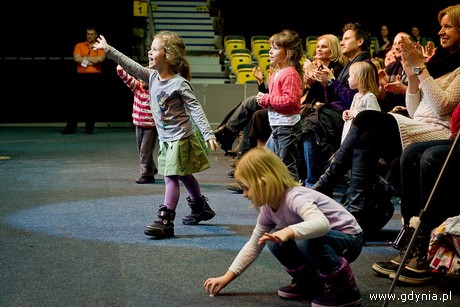 Przygody Sinbada - spektakl Gdyńskiego Akrobatycznego Teatru Tańca „MIRA - ART / fot. www.studiolinnenn.pl