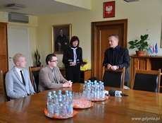Prezydent Gdyni Wojciech Szczurek z Pawłem Salewskim i Wojciechem Spisakiem, fot. Krzysztof Romański