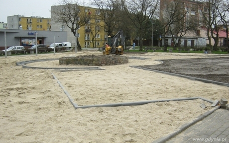 Trwa budowa dwóch nowych placów zabaw u zbiegu ulic Uczniowskiej i Nauczycielskiej, fot. ZDiZ w Gdyni