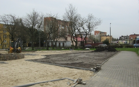 Trwa budowa dwóch nowych placów zabaw u zbiegu ulic Uczniowskiej i Nauczycielskiej, fot. ZDiZ w Gdyni