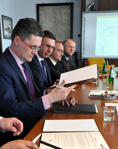 Podpisanie listu intencyjnego - miasto Gdynia i PHN fot. Krzysztof Romański