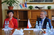 Han Mei, przewodnicząca Komitetu Haikou Chińskiego Politycznego Organu Konsultacyjnego i prezydent Gdyni Wojciech Szczurek