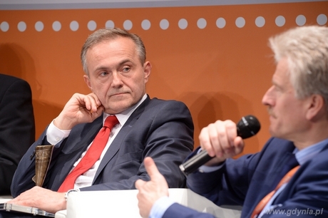 Prezydent Gdyni Wojciech Szczurek odebrał nagrodę dla najlepszego prezydenta miasta na IV Ogólnopolskim Kongresie Regionów, fot. Grzegorz Szymański