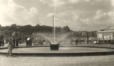 fontanna przed 1939 r. - fotografia pochodzi ze zbior&oacute;w Muzeum  Miasta Gdyni