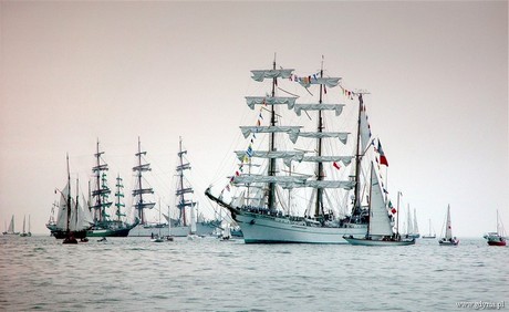 Meksykański żaglowiec Cuauhtemoc w Gdyni (2003 r.) / fot. Maurycy Śmierzchalski