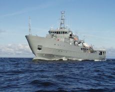 ORP Kontradmirał Xawery Czernicki - fot. Marynarka Wojenna RP