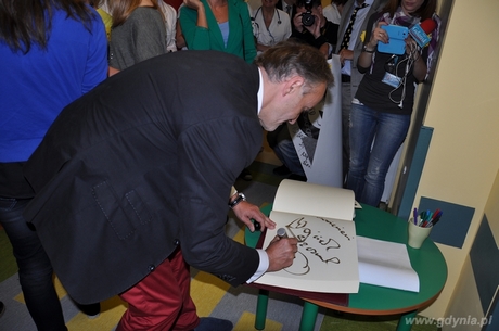 Uśmiechnięte odwiedziny u małych pacjentów Szpitala Miejskiego w Gdyni, fot. Michał Kowalski