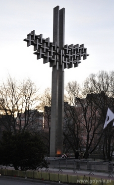 Pomnik Ofiar Grudnia'70 przy Urzędzie Miasta Gdyni