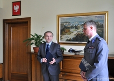 Prezydent Gdyni Wojciech Szczurek i insp. Robert Leksycki podpisali Porozumienie o utworzeniu klasy o profilu policyjnym w V Liceum Ogólnokształcącym, fot. Krzysztof Romański