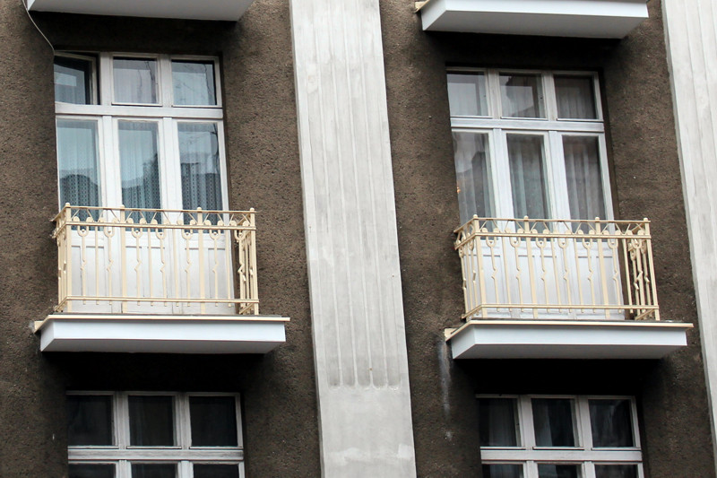 Balkony kamienicy przy ul. Portowej 4 po przeprowadzeniu prac remontowych.