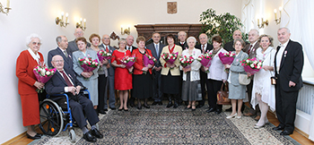 Medale dla małżeństw - jubilatów, fot. Marek Grabarz