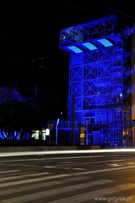 Na kolor niebieski podświetlony został Gdynia InfoBox, fot. Mateusz Skowronek