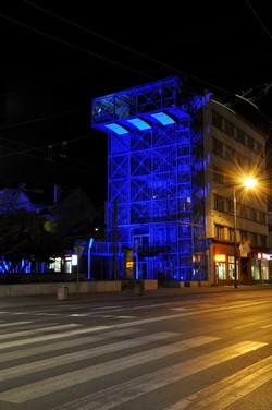 Niebieski InfoBox w Światowym Dniu Świadomości Autyzmu 3
